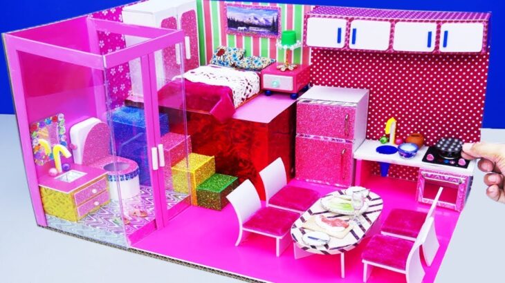 寝室、バスルーム、キッチンを備えた段ボールで作ったDIYミニチュアピンクハウス（素晴らしい）