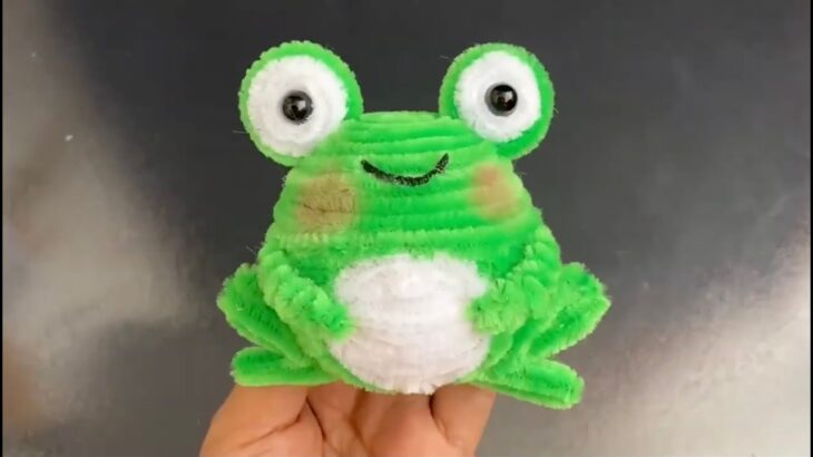 モールで可愛いカエルの作り方【100均DIY!】簡単カエルの作り方Easy Pipe Cleaner Frog DIY Tutorial